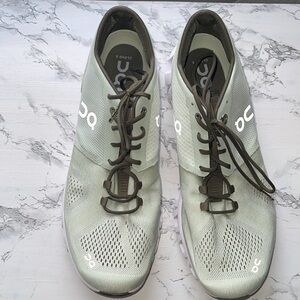 ON CLOUD C ALOE WHITE AND BROWN MENS SIZE 12 LIGHTWEIGHT BUILT FOR MIXED…